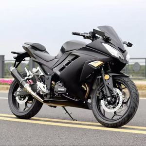 Motocicleta Deportiva <span class=keywords><strong>Kawasaki</strong></span> Ninja 250 <span class=keywords><strong>de</strong></span> Dos Cilindros Refrigerada por Agua <span class=keywords><strong>de</strong></span> 250cc - Product Image 3