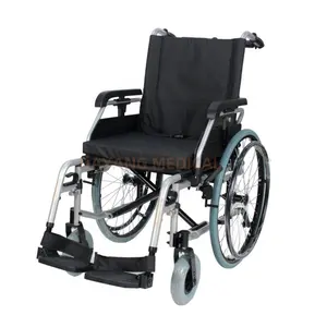 Popular estándar plegable Hospital Manual aleación de aluminio <span class=keywords><strong>transporte</strong></span> silla de ruedas portátil compacto ajustable 100kg capacidad 17kg - Product Image 1