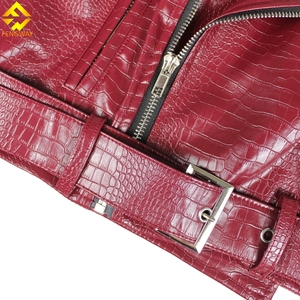 Veste bomber en cuir PU pour <span class=keywords><strong>femme</strong></span>, courte, à manches longues, décontractée, chaude, patchwork, manches en fourrure, pour l'automne et l'hiver - Product Image 4