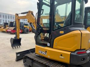 Miniexcavadora XE35U Nueva, Excavadora de Orugas de 3.5 Toneladas con Motor Yanmar, Brazo de Ángulo Variable para Trabajos en Espacios Reducidos - Product Image 1