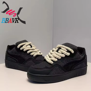 Zapatillas Deportivas Unisex con Aumento de Altura, Parte Superior de PU Artificial Transpirable, Color Negro Puro, Suela Gruesa de Goma - Product Image 4