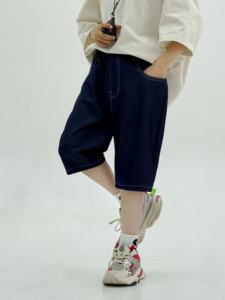 Short mi-long à taille élastique pour garçon-Jeans délavés solides pour l'été, les jeunes adolescents, les jeux d'extérieur confortables et décontractés - Product Image 3