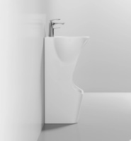 Nouveau design de l'évier de lavage en céramique monté au sol Musulman Wudu Pied Lavabo en céramique sur pied évier sur pied