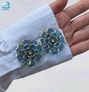 Nhựa Màu Tím Cánh Hoa Tú Cầu Nút Bao Gồm Clip Trên Áo Sơ Mi Chỉnh Trang Đồ Trang Sức Acrylic Hoa Có Thể Tháo Rời Nút Bìa Cho Phụ Nữ - Product Image 5