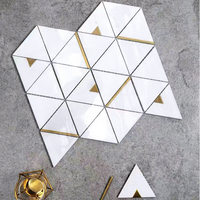 Nouveauté : mosaïque triangulaire en pierre de marbre de luxe avec dosseret de cuisine en acier inoxydable