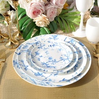Service de table en porcelaine céramique bleu clair à motif floral, assiette de présentation vintage en porcelaine fine pour la décoration de table de mariage ou de fête