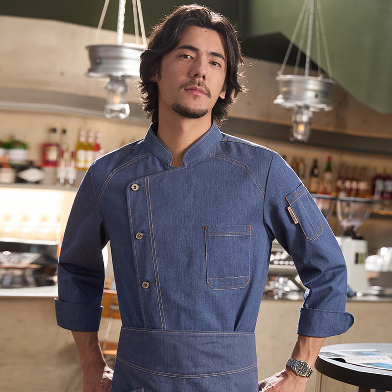 เสื้อแขนยาวสีน้ำเงิน