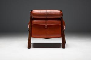 Fauteuil en bois et cuir de style moderne du milieu du siècle avec appui-tête rembourré, canapé individuel pour hall d'hôtel de luxe - Product Image 6