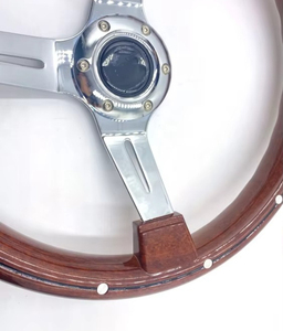 Volante Clásico Universal de Madera de Durazno de 350 mm, el Más Vendido - Product Image 3