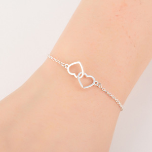 Bracciale con Charm Personalizzato in Acciaio Inox Placcato Argento con Zirconi a Forma di Cuore per Occasioni Speciali Femminili Come San Valentino - Product Image 5