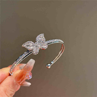 Bracelet élégant en plaqué or véritable avec zircon scintillant en forme de papillon, accessoire polyvalent, bijoux anti-ternissement, vente en gros