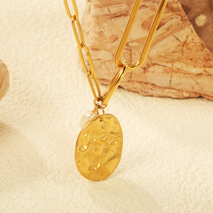 จี้มุกน้ำจืดทรงรีดีไซน์ย้อนยุคหรูหราเบาๆ สไตล์ยุโรปอเมริกัน ทอง 18k พร้อมสร้อยคอสแตนเลส - Product Image 4