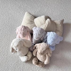 Peluche Lapin Timide à Longues Oreilles Souples de la Série Jellycotts du Royaume-Uni, Jouet Apaisant pour Bébé, Cadeau de Naissance, Anniversaire, Noël - Product Image 3