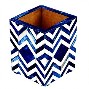 Support de stylo en résine fait main au design exceptionnel, forme personnalisée, organisateur de bureau/table, décoration d'intérieur, marque HANDICRAFT HUB Casting - Product Image 1