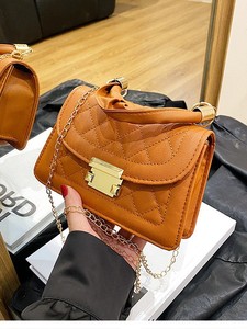 Popular 'ins' Style PU Leather Handbag 2026. Trendy Korean-style Fashionable Chain Crossbody Bag Stylish Hasp Closure <b>Bow</b> - Product Image 5