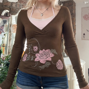 เสื้อยืดแขนยาวลายดอกไม้สีบล็อกสองชิ้นแบบหลอกตา แฟชั่นลำลองสไตล์เรโทร Y2K - Product Image 1