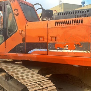 รถขุด Doosan DH225LC-7 สีส้ม แบบตีนตะขาบ อุปกรณ์ก่อสร้างมือสอง - Product Image 2