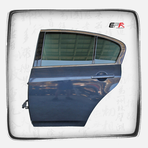 Par de Puertas Delanteras de Carbono Originales para Infiniti G37 Sedán, Solo Modelo de 4 Puertas - Product Image 1