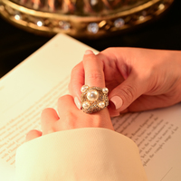 Bague en perle blanche, bijoux en cuivre plaqué or blanc, bague de cocktail élégante, bijoux de fête pour femmes
