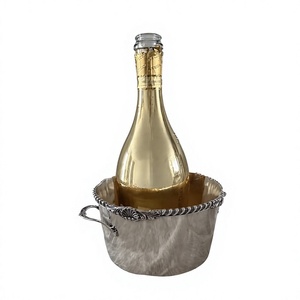 Seau à glace vintage style champagne avec bordure perlée, durable et de qualité alimentaire, pour accessoires de bar à domicile - Product Image 1
