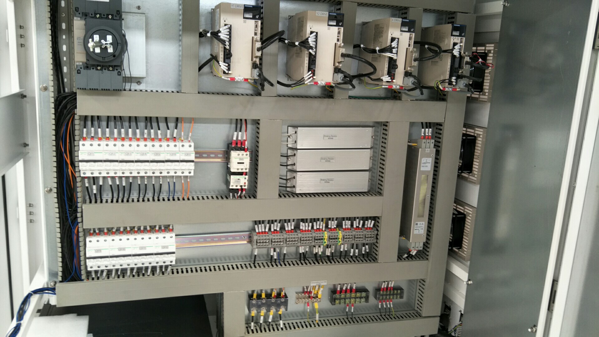 Metal Fabrication 3015 1kw 2kw 3kw Brass Stainless Steel CNC laser cutting machine