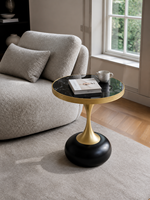 Table d'appoint ronde en MDF imprimé motif marbre noir avec piétement en fer doré et base noire pour salon, hôtel, OEM, ODM