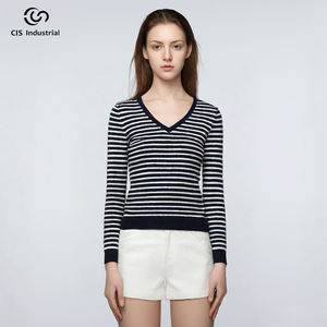 Maglione Personalizzato da Donna, Semplice Maglia a Righe Primaverile Casual con Scollo a V - Product Image 1