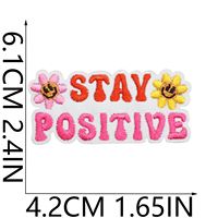 Patch brodé thermocollant rose avec des mots inspirants : Happy, Good Vibes, Peace, Warm, pour la décoration des vêtements et des chapeaux