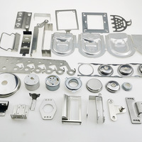 Pièces d'emboutissage en tôle d'acier au carbone sur mesure, supports fabriqués avec précision, pliage, polissage, quincaillerie zinguée pour usages multiples