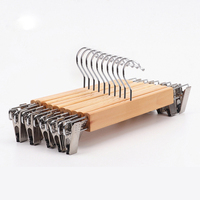 Perchas de abrigo de madera con logotipo personalizado, perchas Extra anchas para chaqueta, prendas de vestir exteriores, ropa para traje de madera