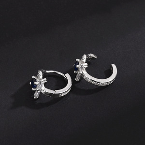 Clip-On Earrings Blue Zircon Sword Shape Geometric Design Party Wear Asymmetry Style Zinc Alloy Inlay Claw Setting - Product Image 4