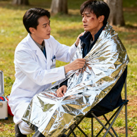 Couverture Thermique d'Urgence Double Face Or-Argent en PET, Couverture de Survie Légère pour Premiers Secours en Extérieur et Marathon