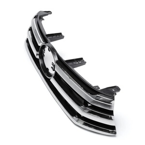 Parrilla delantera Toyota electrochapada en ABS para Hilux Revo 2015-2023, compatible con el parachoques - Product Image 4