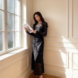 Robe moulante transparente de luxe pour femmes, coupe exquise, texture douce, design élégant haut de gamme - Product Image 2