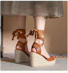 Yeni moda yüksek topuk takozlar kahverengi dokuma saman Pu deri sandalet kadınlar için platformu kama topuklar Retro Strappy roma yüksek topuklu - Product Image 3