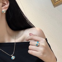 Collier trèfle à quatre feuilles turquoise, perles d'eau douce naturelles 4-5 mm, haute joaillerie, lot de 3 pièces, y compris des boucles d'oreilles