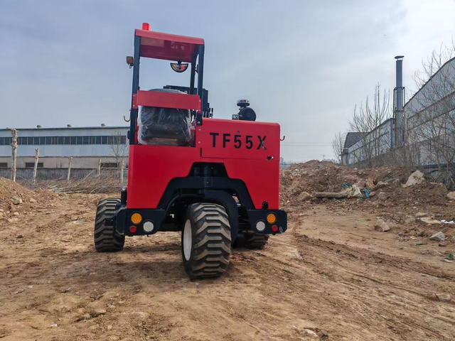 Heavy-Duty Forklifts HE-143