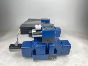 Vannes de commande directionnelles proportionnelles hydrauliques série 4WRLE 4WRLE10/16/25/27/35 4WRLE 25 WZ350SJ-3X/G24EK0/A1M-561 - Product Image 4