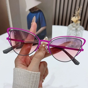 <span class=keywords><strong>Gafas</strong></span> <span class=keywords><strong>de</strong></span> sol sexis Metal Cat Eye Punk para mujer, <span class=keywords><strong>gafas</strong></span> <span class=keywords><strong>de</strong></span> sol con montura hueca colorida <span class=keywords><strong>de</strong></span> nuevo diseñador 2025, <span class=keywords><strong>gafas</strong></span> <span class=keywords><strong>de</strong></span> sol Vintage para mujer, <span class=keywords><strong>gafas</strong></span> <span class=keywords><strong>de</strong></span> conducción UV400 - Product Image 4