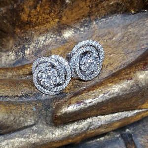 Orecchini a forma di fiore con zirconi scintillanti per donna, eleganti gioielli alla moda per le orecchie - Product Image 1
