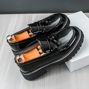Zapatos de vestir de cuero PU, zapatos mocasines informales con borlas, suela gruesa de rejilla blanca y negra, zapatos de charol con plataforma sin cordones - Product Image 2