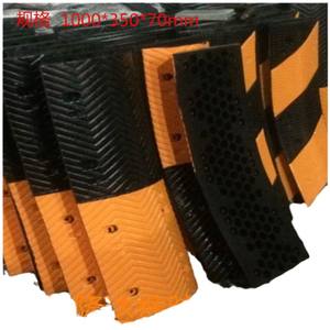 Reductor de velocidad de caucho natural con negro de carbón, instalación fija para garajes residenciales y estacionamientos. - Product Image 2