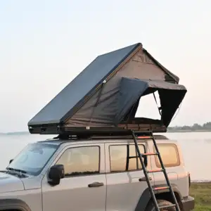 공장 직매 삼각형 알루미늄 하드 쉘 2 인용 자동차 캠핑 텐트 자동차 지붕 텐트 내부 모기장