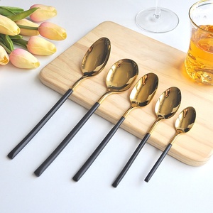 <span class=keywords><strong>Restaurante</strong></span> al por mayor elegante mango negro cubiertos de oro conjuntos de cubiertos de acero inoxidable para <span class=keywords><strong>la</strong></span> boda - Product Image 3