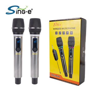 micro karaoké <span class=keywords><strong>sans</strong></span> <span class=keywords><strong>fil</strong></span> ZQS-2M506 avec lumières rvb et affichage numérique son Hi-Fi <span class=keywords><strong>rechargeable</strong></span> pour le chant à la maison - Product Image 1