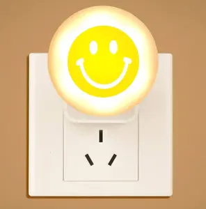 Bán buôn Nụ cười LED ánh sáng túi mini LED ánh sáng ban đêm đèn cắm sạc USB Sách Đèn Đọc Sách bảo vệ mắt đèn