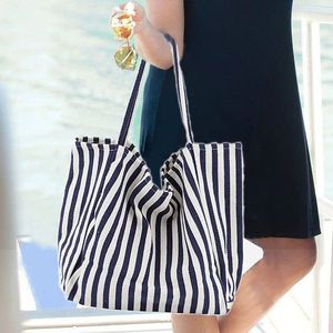 Borse Tote in Tela Impermeabili Ecologiche con Motivo a Pois <span class=keywords><strong>Neri</strong></span> Personalizzabili, Borse per la Spesa Riutilizzabili e Durevoli con Logo Personalizzato per Uso Quotidiano - Product Image 4