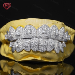 Grillz personnalisés pour dents, en argent S925, avec moissanite VVS géante et diamant de laboratoire blanc, style Iced Out, pour 6, 8 ou 10 dents - Product Image 1