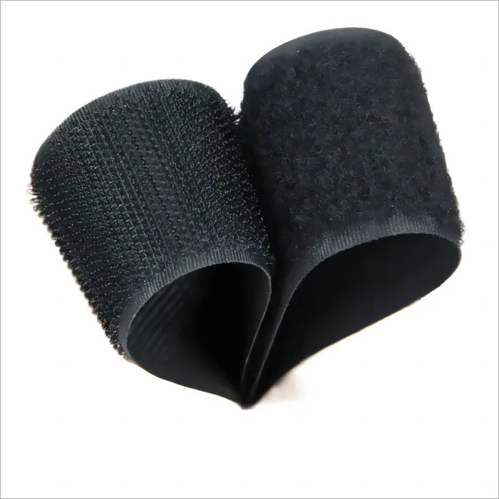 Bandes Velcroes ajustables Bande de cerclage noire Ceinture élastique Plaques métalliques automobiles Sangle de réglage élastique pour T-shirt 500 pièces