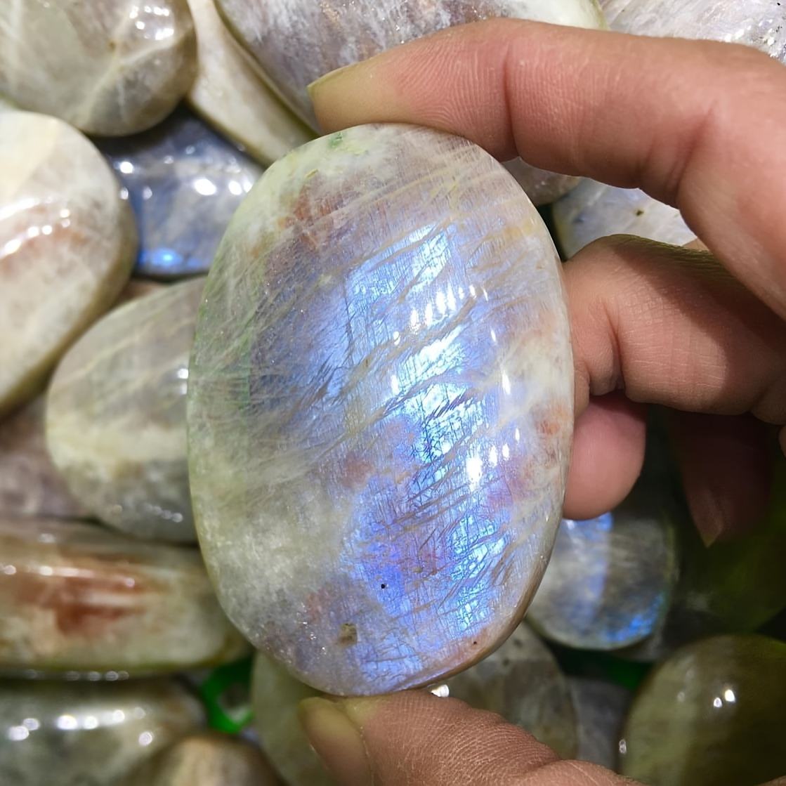 Blue Moonstone Palm Stone 10-150g/pc